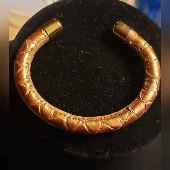 Rustic Cuff-Sheila Metalic gold‎ snakeskin cuff bracelet - Picture 1 of 4